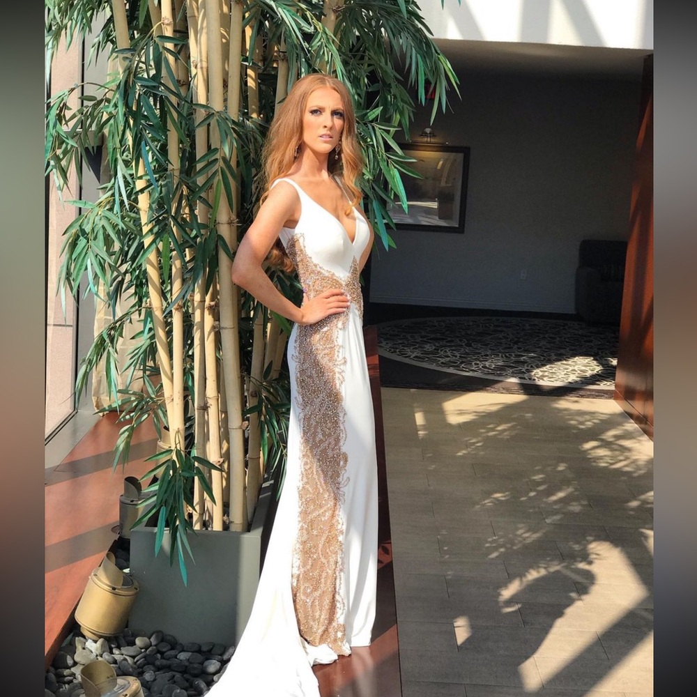 One of a kind gorgeous white Sherri Hill gown, size 0